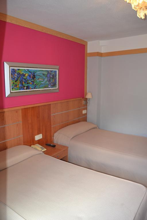 Hostal Don Juan I Αλκαλά ντε Ενάρες Δωμάτιο φωτογραφία