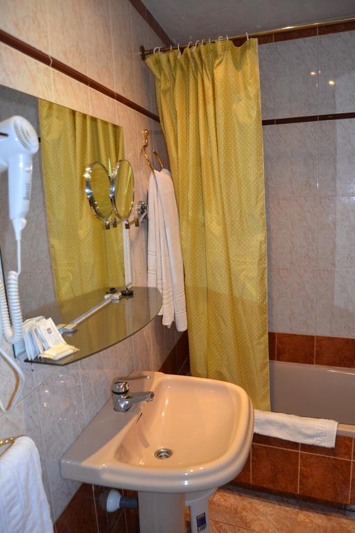 Hostal Don Juan I Αλκαλά ντε Ενάρες Δωμάτιο φωτογραφία