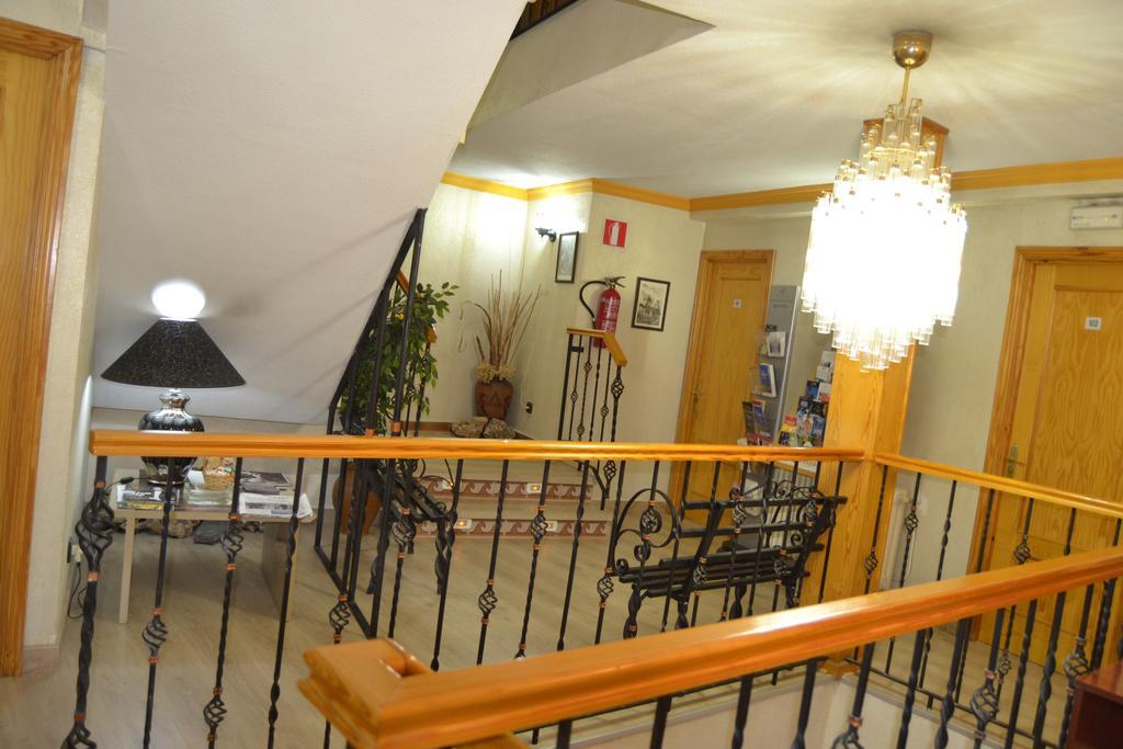 Hostal Don Juan I Αλκαλά ντε Ενάρες Εξωτερικό φωτογραφία