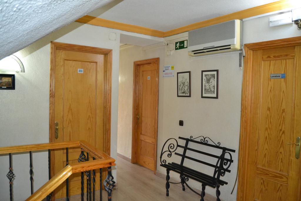 Hostal Don Juan I Αλκαλά ντε Ενάρες Εξωτερικό φωτογραφία